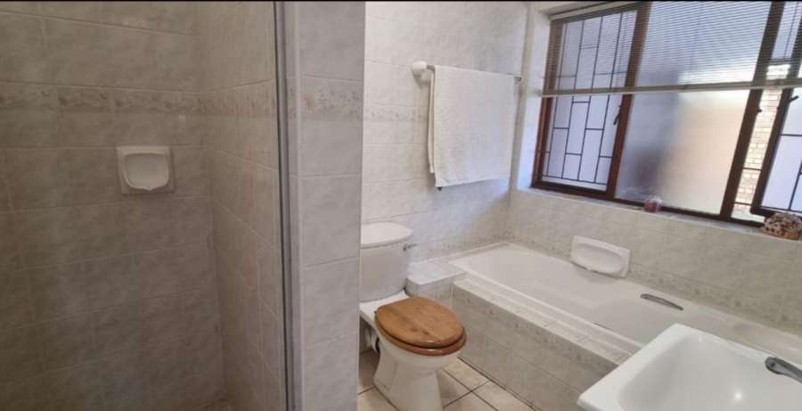 4 Bedroom Property for Sale in Groenvallei Western Cape